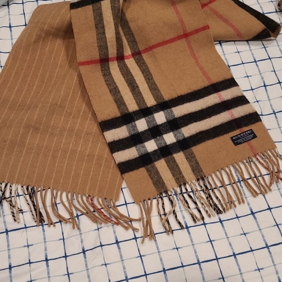 Burberry scarf - Picture 5 of 6